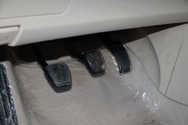 2013款比亚迪速锐1.5L手动豪华型