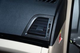 2013款比亚迪速锐1.5L手动豪华型