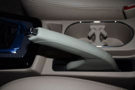 2013款比亚迪速锐1.5L手动豪华型