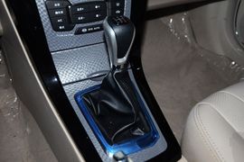 2013款比亚迪速锐1.5L手动豪华型