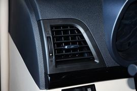 2013款比亚迪速锐1.5L手动豪华型