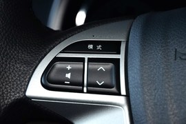 2013款比亚迪速锐1.5L手动豪华型