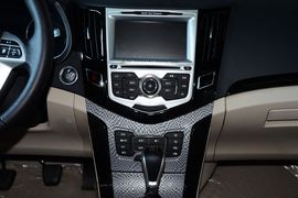 2013款比亚迪速锐1.5L手动豪华型
