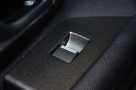 2014款路虎揽胜极光2.0T