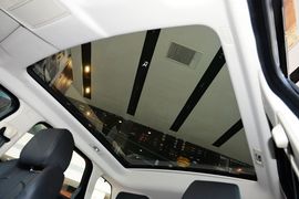 2014款路虎揽胜极光2.0T