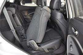 2013款现代全新胜达2.4L自动四驱尊贵型