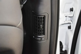 2013款现代全新胜达2.4L自动四驱尊贵型