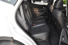 2013款现代全新胜达2.4L自动四驱尊贵型