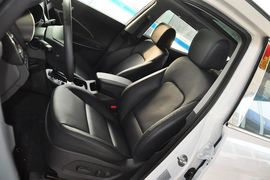 2013款现代全新胜达2.4L自动四驱尊贵型