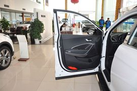 2013款现代全新胜达2.4L自动四驱尊贵型