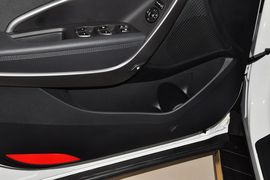 2013款现代全新胜达2.4L自动四驱尊贵型