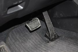 2013款现代全新胜达2.4L自动四驱尊贵型
