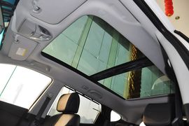 2013款现代全新胜达2.4L自动四驱尊贵型