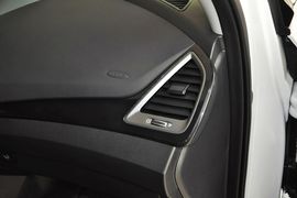 2013款现代全新胜达2.4L自动四驱尊贵型