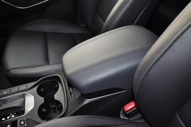 2013款现代全新胜达2.4L自动四驱尊贵型