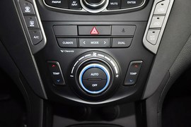 2013款现代全新胜达2.4L自动四驱尊贵型
