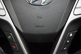 2013款现代全新胜达2.4L自动四驱尊贵型