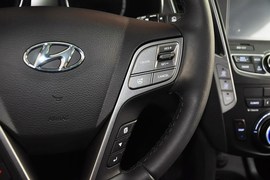 2013款现代全新胜达2.4L自动四驱尊贵型