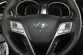 2013款现代全新胜达2.4L自动四驱尊贵型