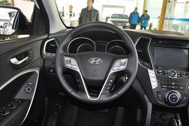 2013款现代全新胜达2.4L自动四驱尊贵型
