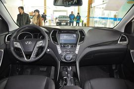2013款现代全新胜达2.4L自动四驱尊贵型