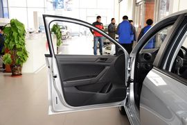 2013款大众捷达1.4L手动时尚型