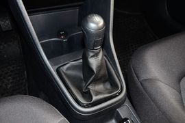 2013款大众捷达1.4L手动时尚型
