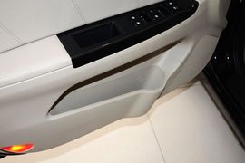2014款长安逸动1.6L手动豪华型