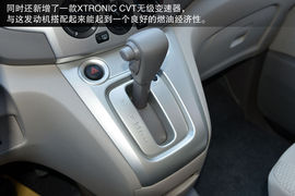 2014款郑州日产NV200CVT尊贵型