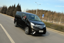 2014款郑州日产NV200CVT尊贵型