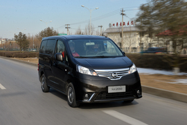 2014款郑州日产NV200CVT尊贵型