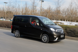 2014款郑州日产NV200CVT尊贵型