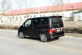 2014款郑州日产NV200CVT尊贵型