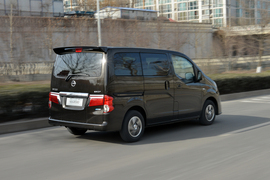 2014款郑州日产NV200CVT尊贵型