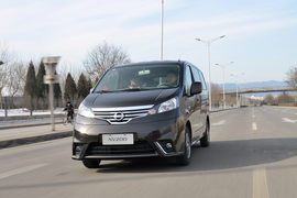 2014款郑州日产NV200CVT尊贵型