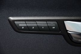 2014款路虎揽胜极光2.0T