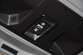 2014款路虎揽胜极光2.0T