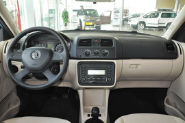 2014款斯柯达晶锐1.4L手动晶致版