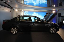 2009款宝马520Li领先型外观实拍