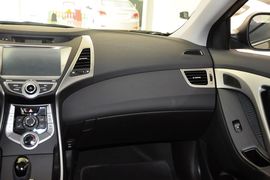 2012款现代朗动1.6L