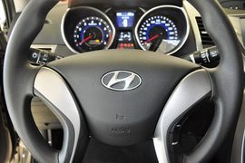 2012款现代朗动1.6L