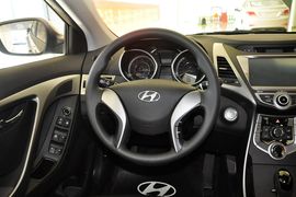 2012款现代朗动1.6L