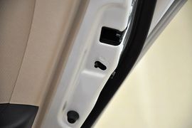 2014款现代瑞纳三厢1.4L手动时尚型GS