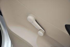 2014款现代瑞纳三厢1.4L手动时尚型GS