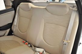 2014款现代瑞纳三厢1.4L手动时尚型GS