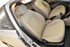 2014款现代瑞纳三厢1.4L手动时尚型GS