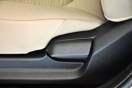 2014款现代瑞纳三厢1.4L手动时尚型GS