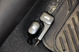 2014款现代瑞纳三厢1.4L手动时尚型GS