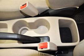 2014款现代瑞纳三厢1.4L手动时尚型GS