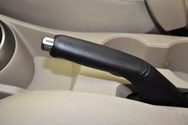 2014款现代瑞纳三厢1.4L手动时尚型GS